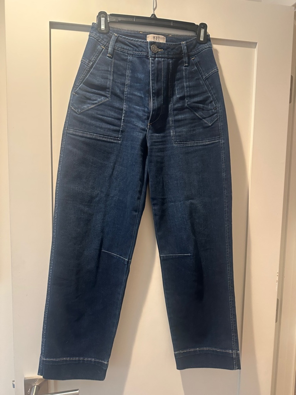 Kut from the Kloth Ashton Wide Leg Barrel in Dark Blue Wash